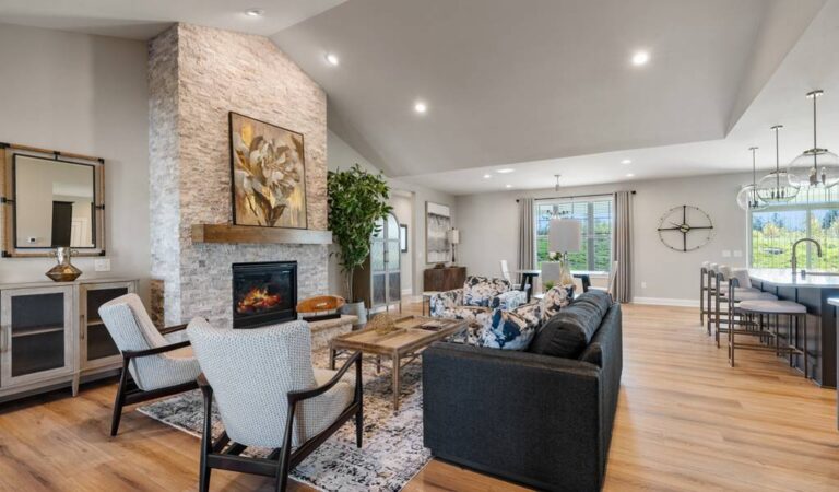 The Connelly Living Room in River Hills 2